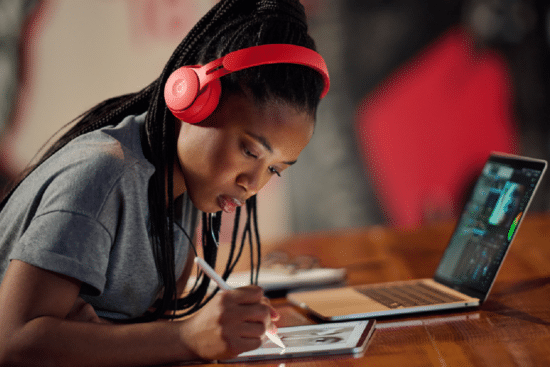 MacBook barato pode estar nos planos da Apple para 2024